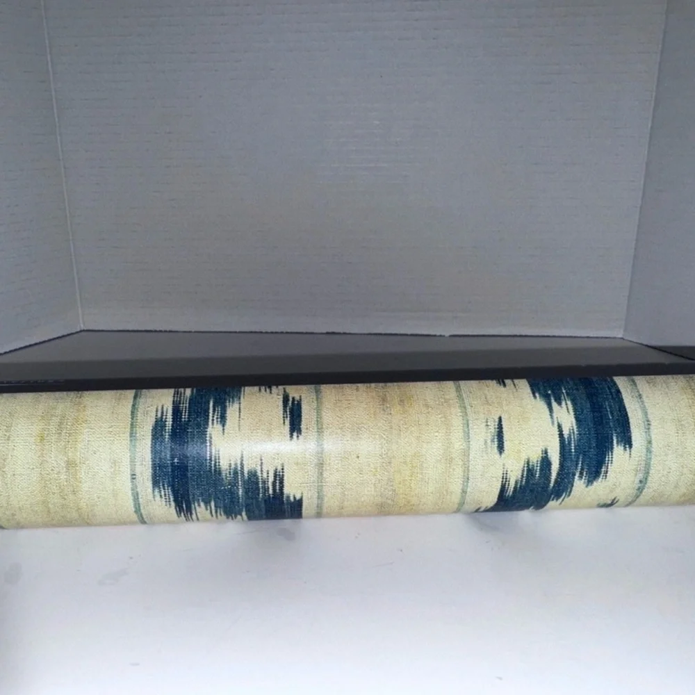 Anthropologie x Mind the gap Vintage Ikat indigo/Beige wallpaper